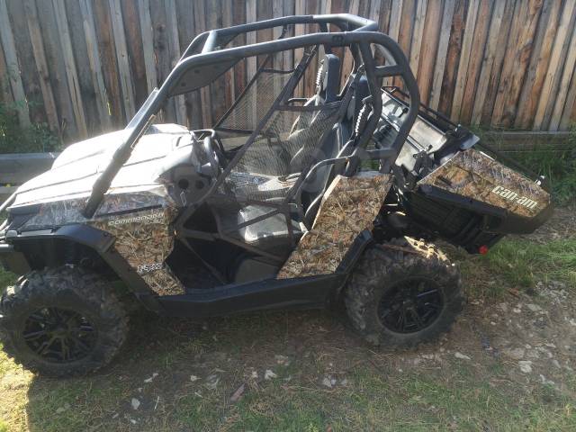 BRP Can-Am Commander XT. ,  \,   