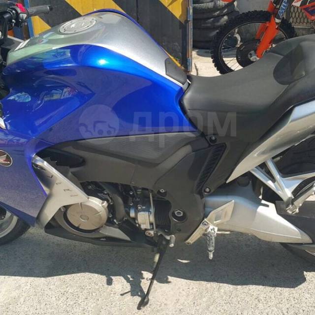 Honda VFR 1200F. 1 237. ., , ,   