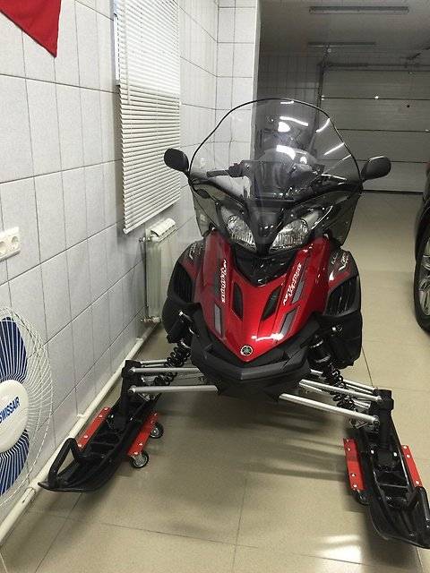 Yamaha Venture. ,  ,   