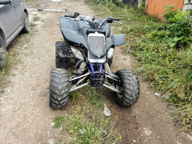 Yamaha Raptor 660. ,  \,   