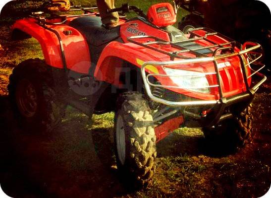 Arctic Cat 700. ,  \,   