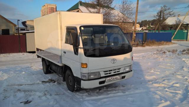 Грузовик toyota dyna