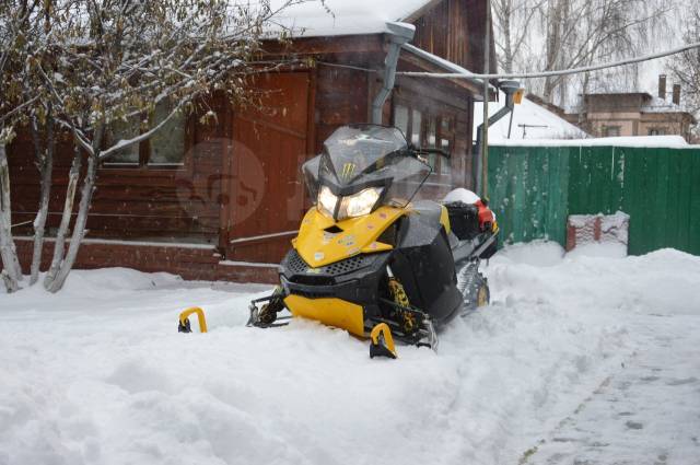 BRP Ski-Doo Summit. ,  ,   