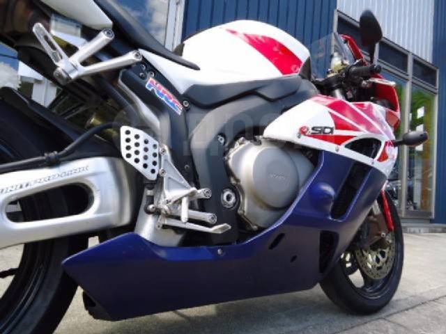 Honda CBR 1000RR Fireblade. 1 000. ., , ,  .     