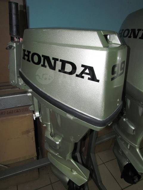 Моторы б у владивосток. Мотор Хонда 9.9. Лодочный мотор Хонда 9.9 четырехтактный. Хонда bf15a Лодочный мотор. Хонда 15 сил Лодочный мотор.