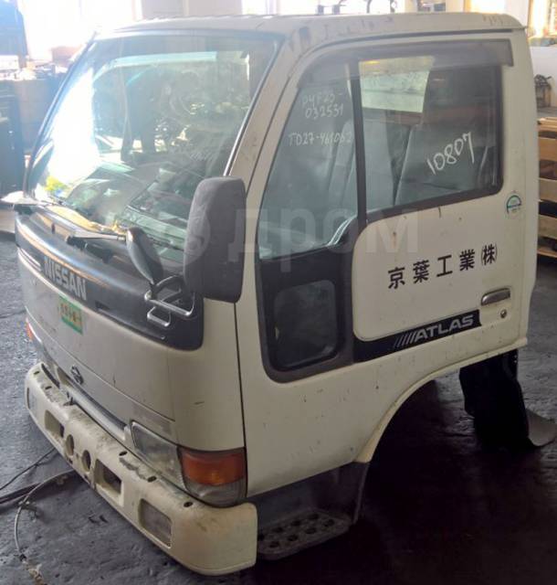 Кабина Nissan Atlas f24