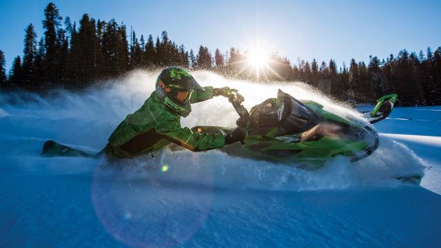 Arctic Cat M 8000. ,  ,   