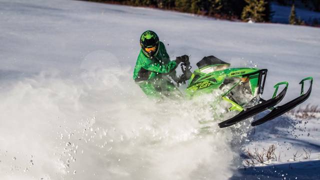 Arctic Cat M 8000. ,  ,   