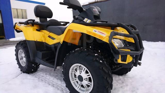 BRP Can-Am Outlander Max 800 XT. ,  \,   