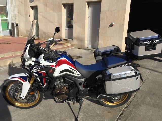 Honda Africa Twin. 1 000. ., , ,  .     