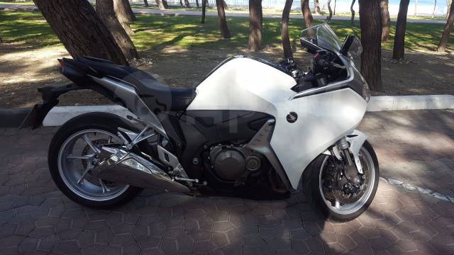 Honda VFR 1200F. 1 273. ., , ,   