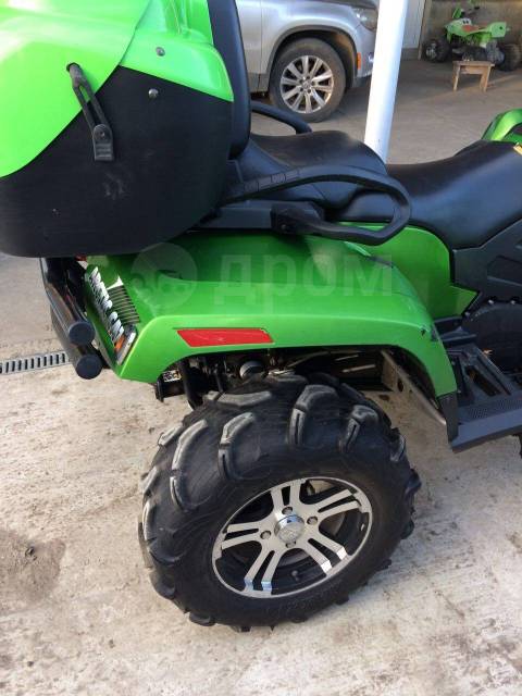 Arctic Cat 700. ,  \,   