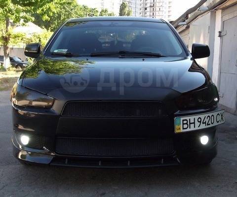 Решетка радиатора без значка Mitsubishi Lancer 10 (2006-2011)