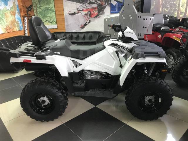 Polaris Sportsman Touring. ,  \,   