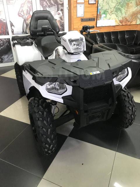 Polaris Sportsman Touring. ,  \,   