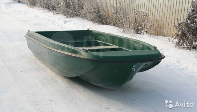 Новая двухкорпусная пластиковая лодка \