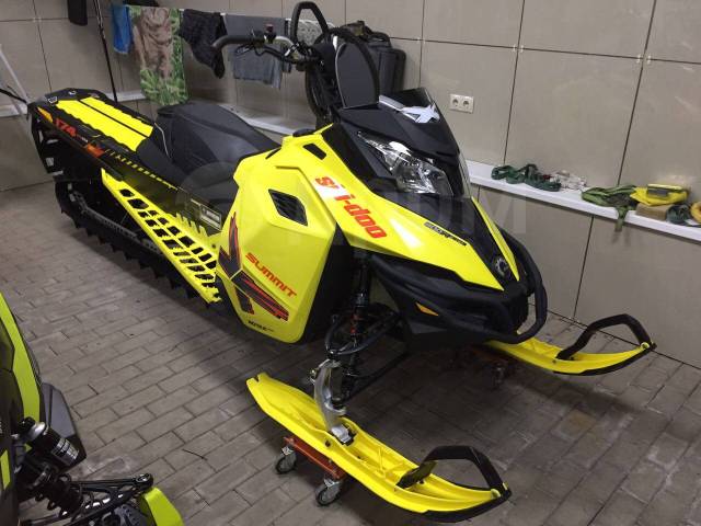 BRP Ski-Doo Summit. ,  ,   