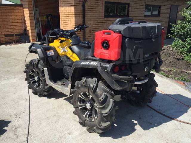 BRP Can-Am Outlander Max 1000. ,  \,   