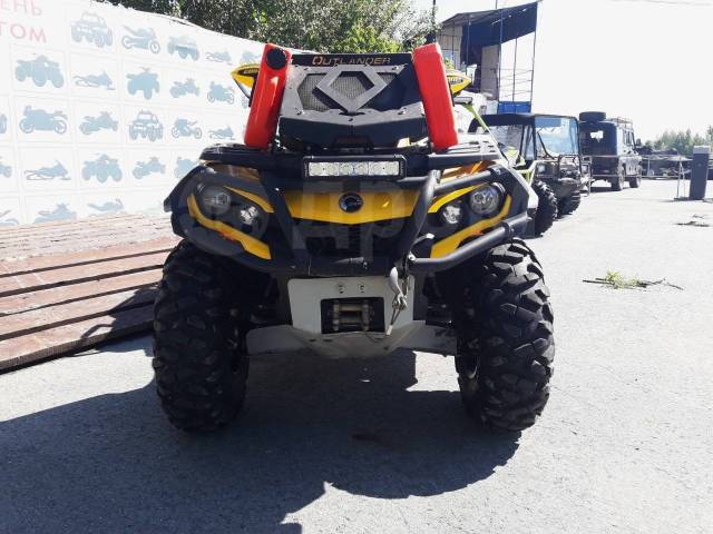 BRP Can-Am Outlander Max 1000R XT. ,  \,   