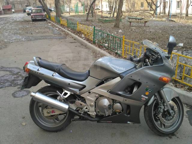 Kawasaki ZZR 400 2