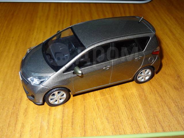  Toyota Ractis, 1:30, ,      