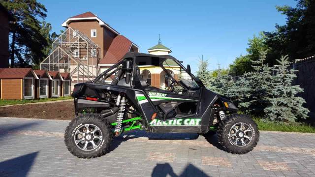 Arctic Cat. ,  \,   