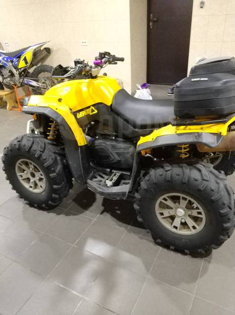 BRP Can-Am Renegade 800. ,  \,   