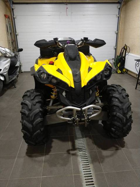 BRP Can-Am Renegade 800. ,  \,   