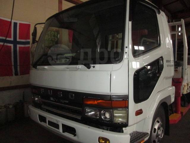 Кабина фусо файтер. Мицубиси Фусо 1996. Кабина Mitsubishi Fuso Fighter. Митсубиси Фусо Файтер 5 тонн.