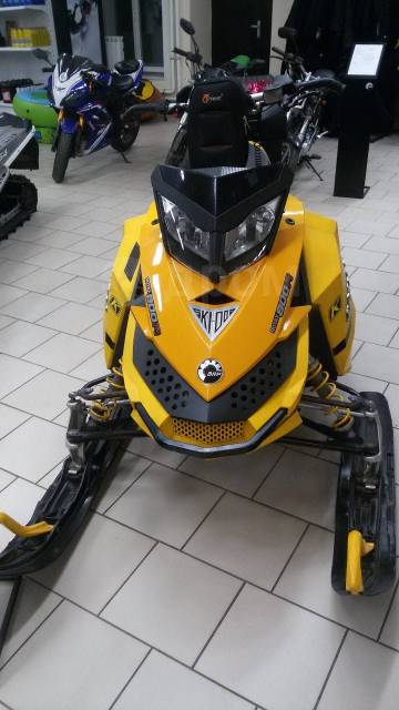 BRP Ski-Doo Summit. ,  ,   