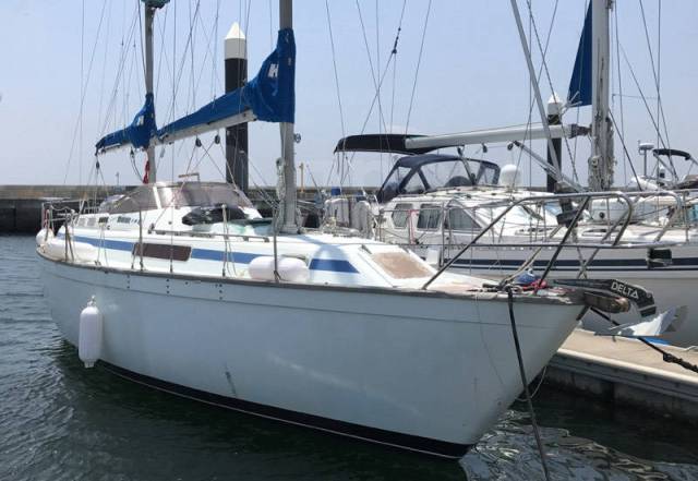   - Yamaha 34 Ketch. 1981 .     