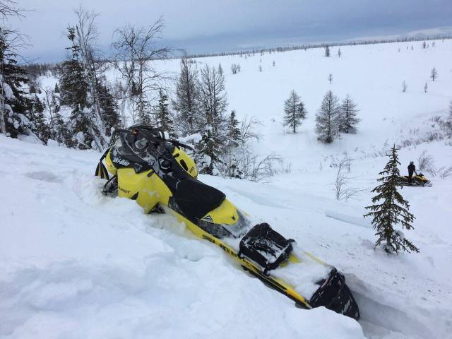 BRP Ski-Doo Summit. ,  ,   