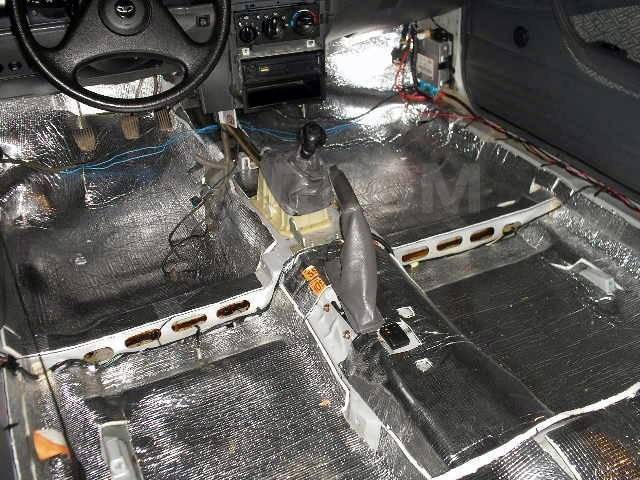 Как снять старую виброизоляцию в автомобиле
