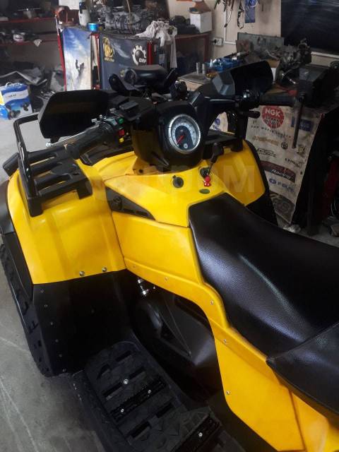 BRP Can-Am Outlander Max 400. ,  \,   