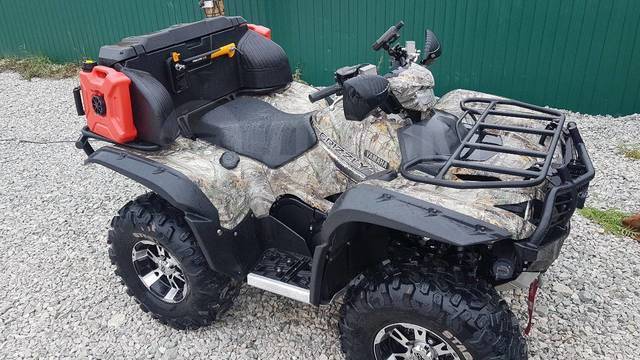 Yamaha Grizzly 700.  \,   