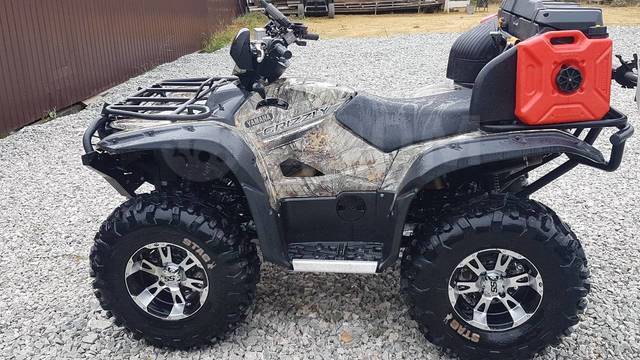 Yamaha Grizzly 700.  \,   