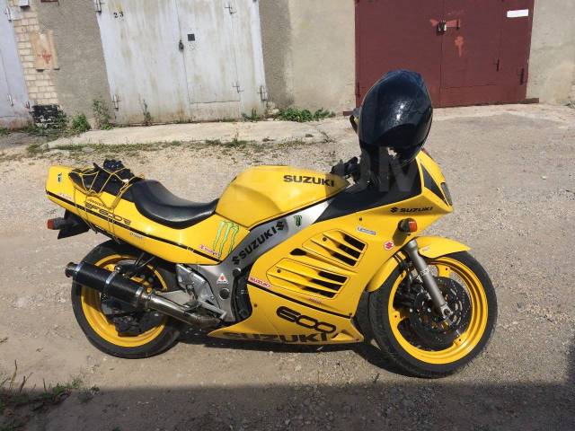 Suzuki RF 1000