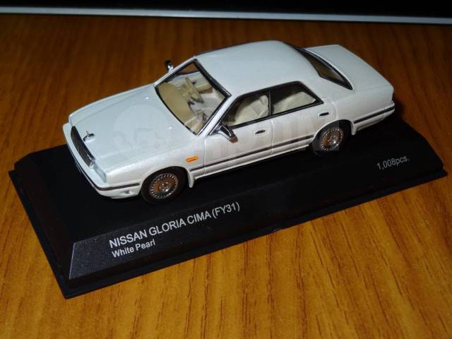 NISSAN GLORIA シーマ FY31 White Pearl KYOSHO NISSAN GLORIA