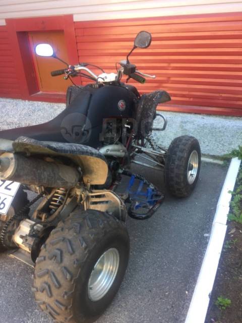 Yamaha Raptor 660. ,  \,   