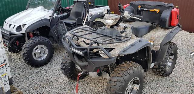 Yamaha Grizzly 700.  \,   