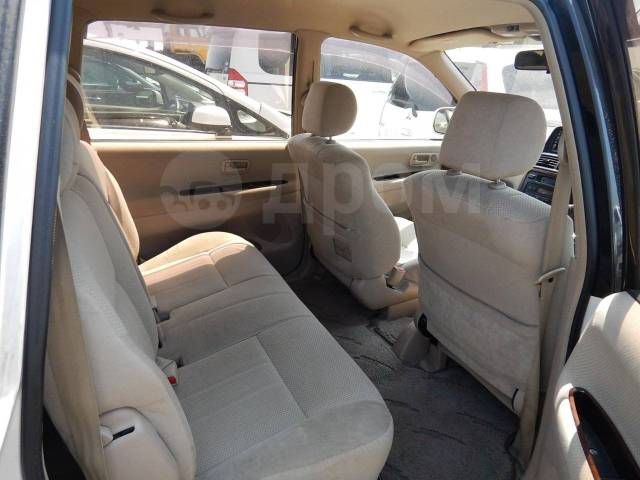 toyota ipsum салон