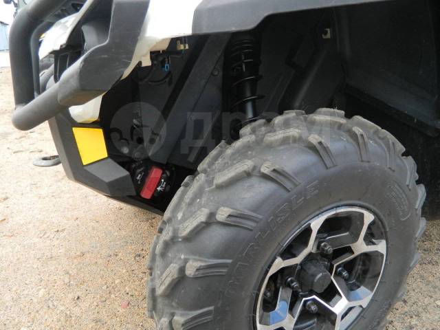 BRP Can-Am Outlander Max 650 XT. ,  \,   