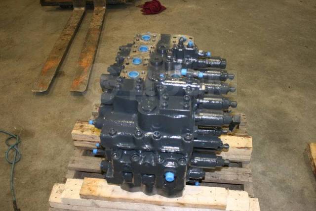  ,  Hitachi EX200LC-5 Valve  
