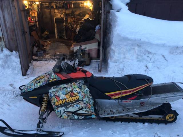 BRP Ski-Doo Summit. ,  ,   