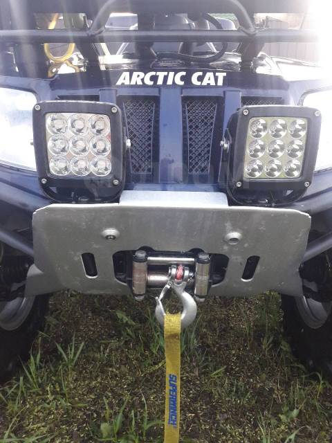 Arctic Cat TRV 1000. ,  \,   