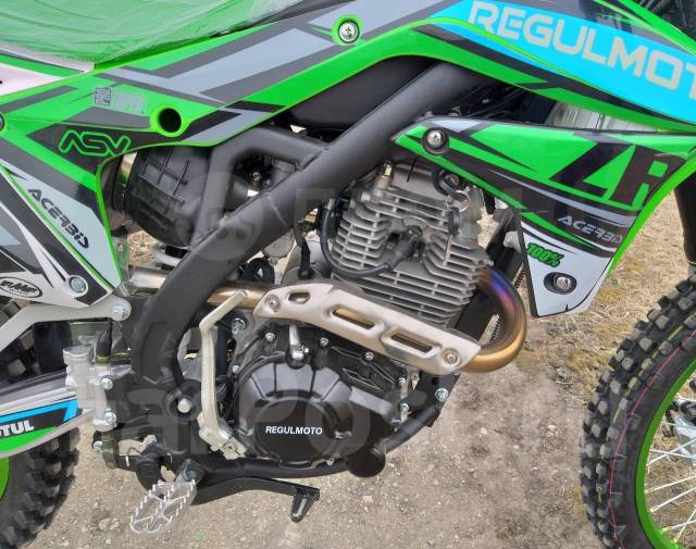 Как снять аккумулятор с мотоцикла регулмото Regulmoto ZR 250 Enduro, 2019, 250 куб. см. 4х тактный, без пробега, исправен, 1