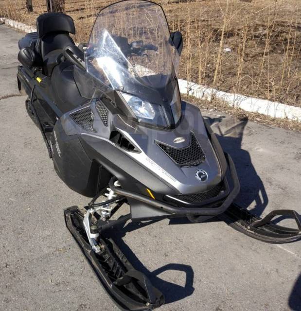 Ski doo expedition se