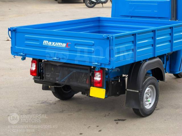 Трицикл Bajaj maxima c