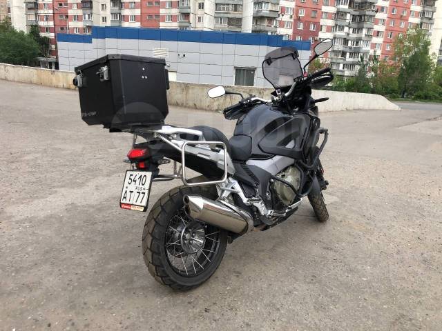 Honda vfr1200f Crosstourer vs Yamaha super Tenere