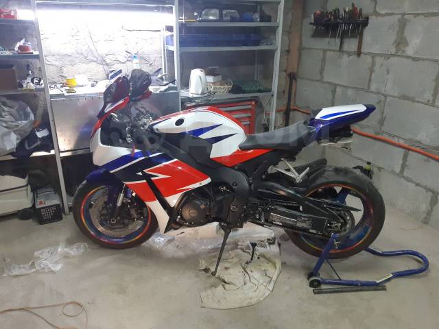 Honda CBR 1000RR Fireblade. 1 000. ., , ,   